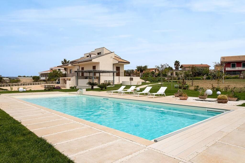 Villa Paradiso With Private Pool, Bbq Area, Huge Garden And Free Parking Modica Extérieur photo